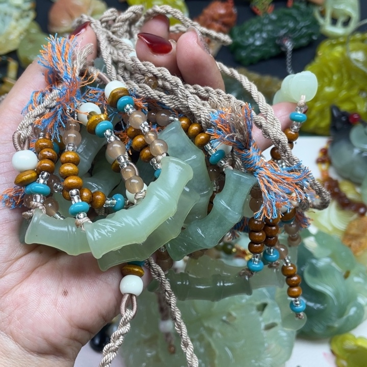 紫***迷蛇纹石玉未镶嵌颈饰