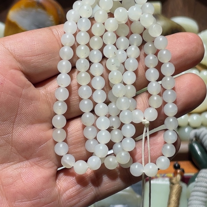 从***钱和田玉（白玉）未镶嵌颈饰