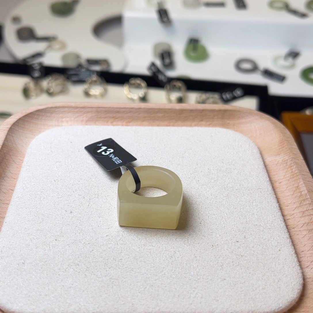 和田玉戒指未镶嵌