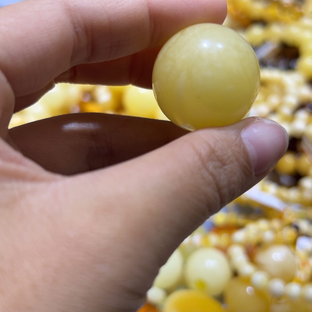 琥珀珠宝奇石未镶嵌