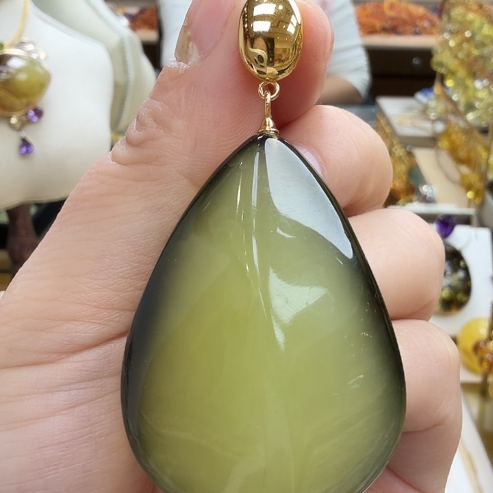 琥珀未镶嵌珠宝奇石