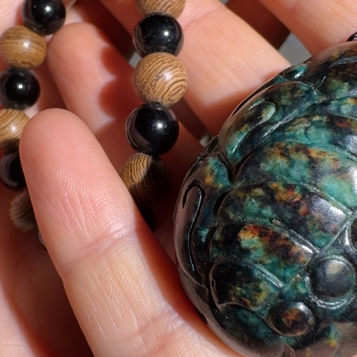 不***舞和田玉未镶嵌挂件