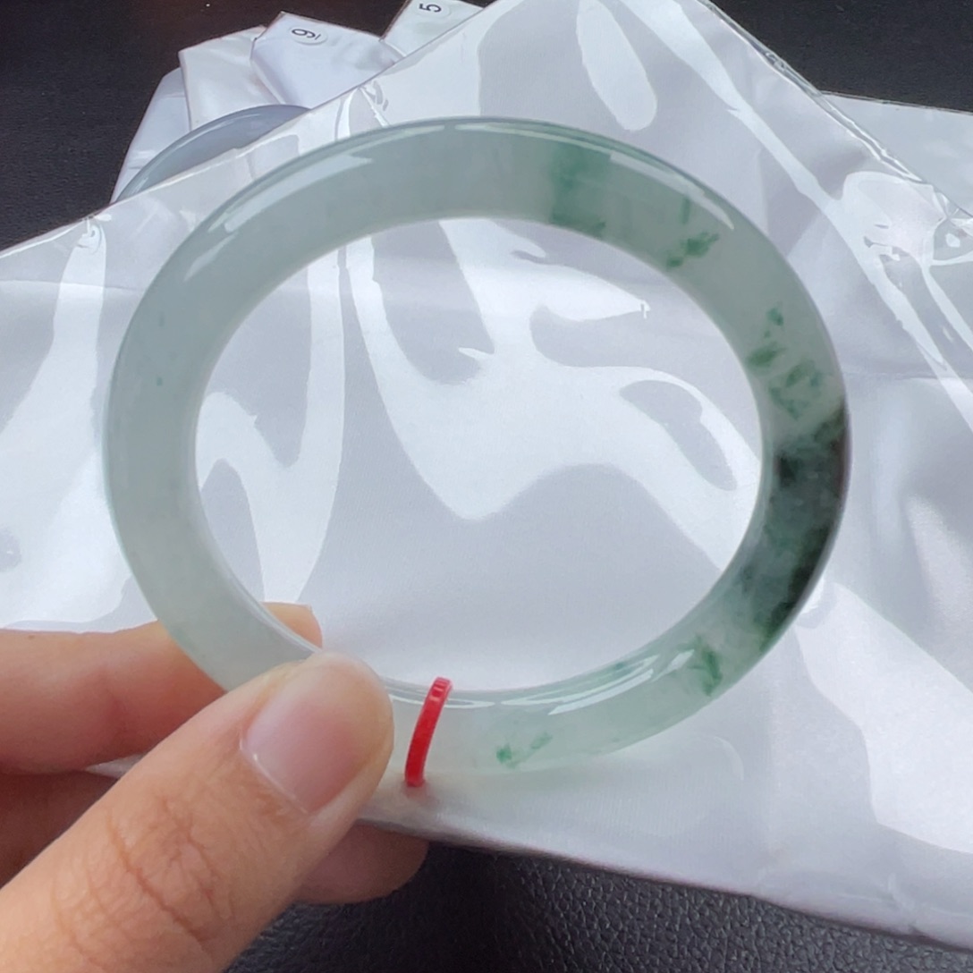 翡翠手镯（圆镯）未镶嵌
