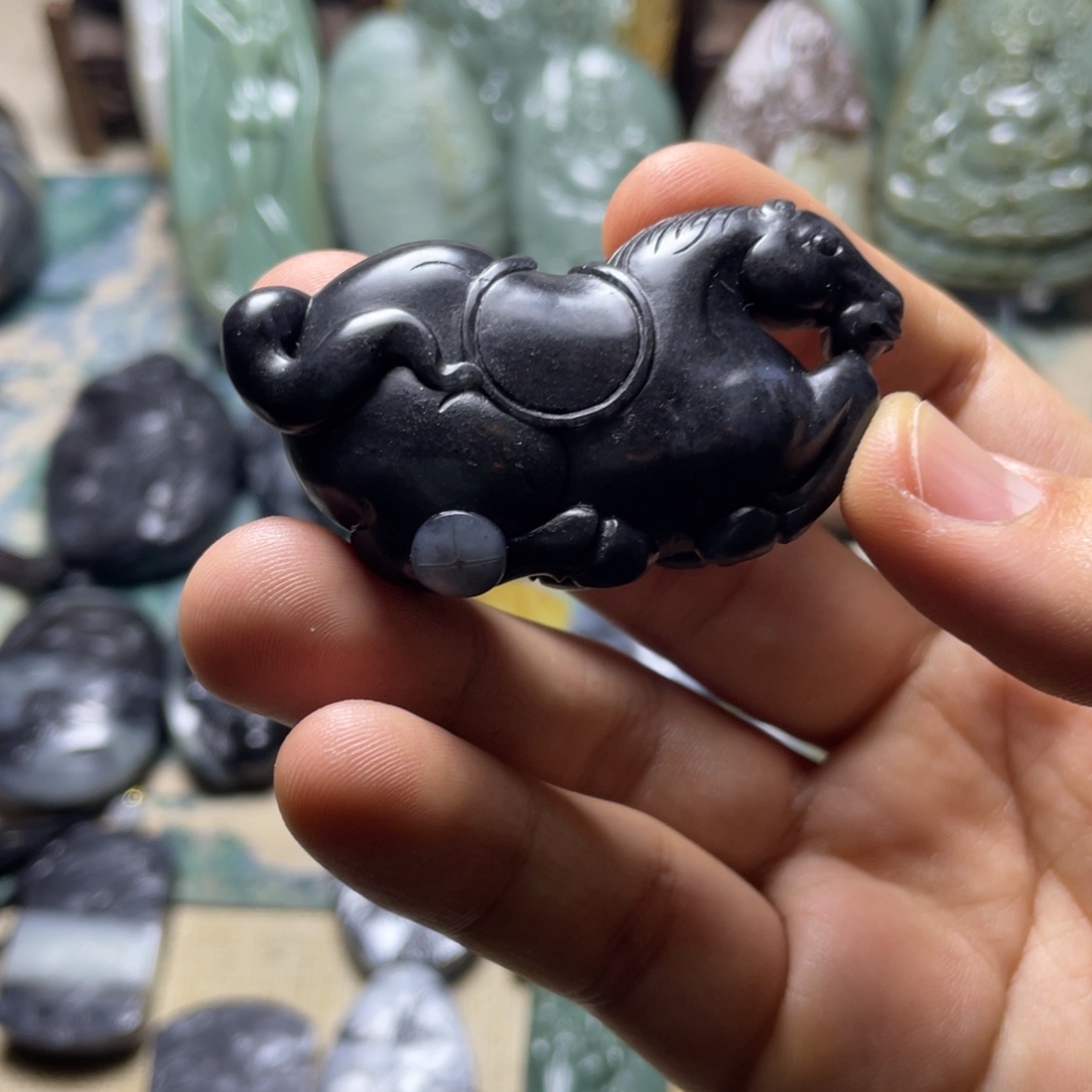 和田玉未镶嵌挂件唐马