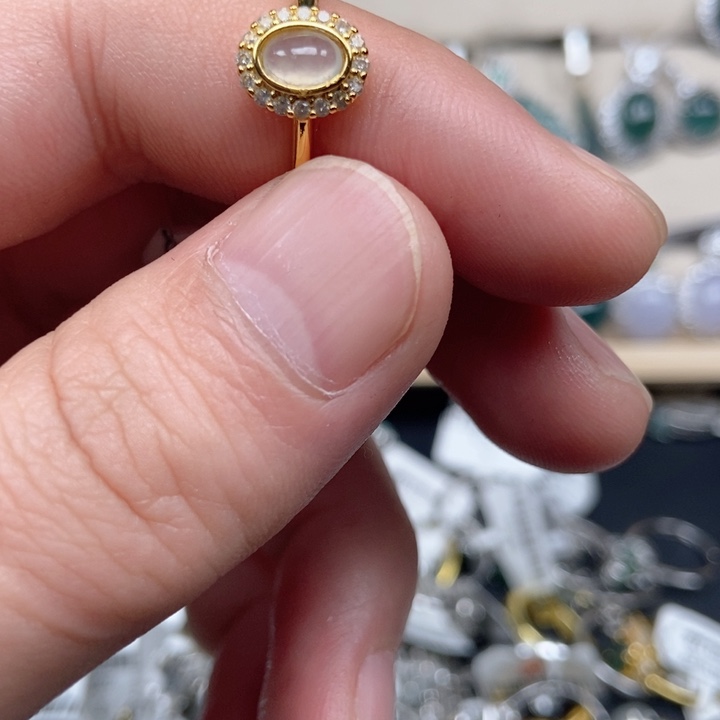 翡翠未镶嵌戒指戒指