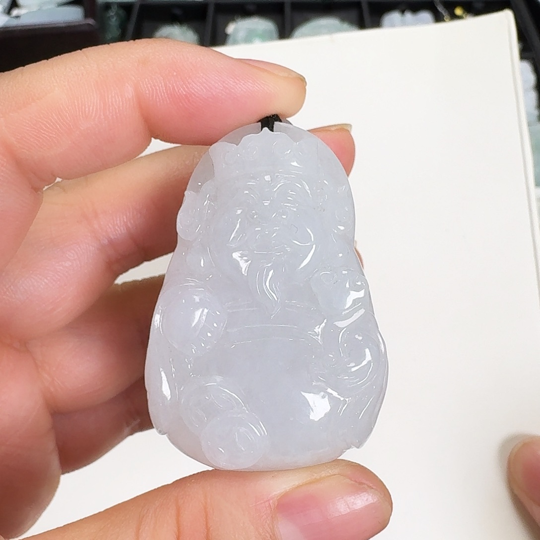 翡翠颈饰未镶嵌财神