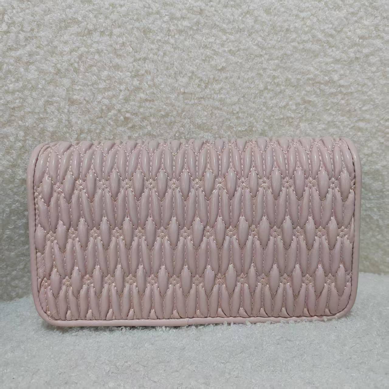 手工打造真皮女士包时尚粉色珍珠链条褶皱0203