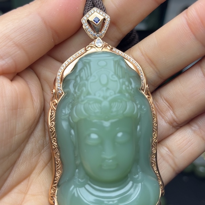 和田玉（碧玉）颈饰18K金镶嵌