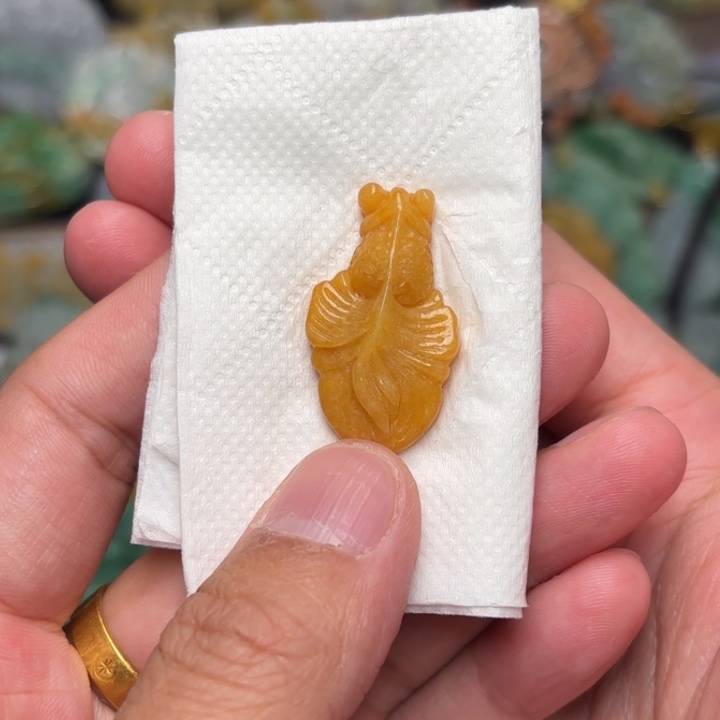 翡翠颈饰未镶嵌吊坠