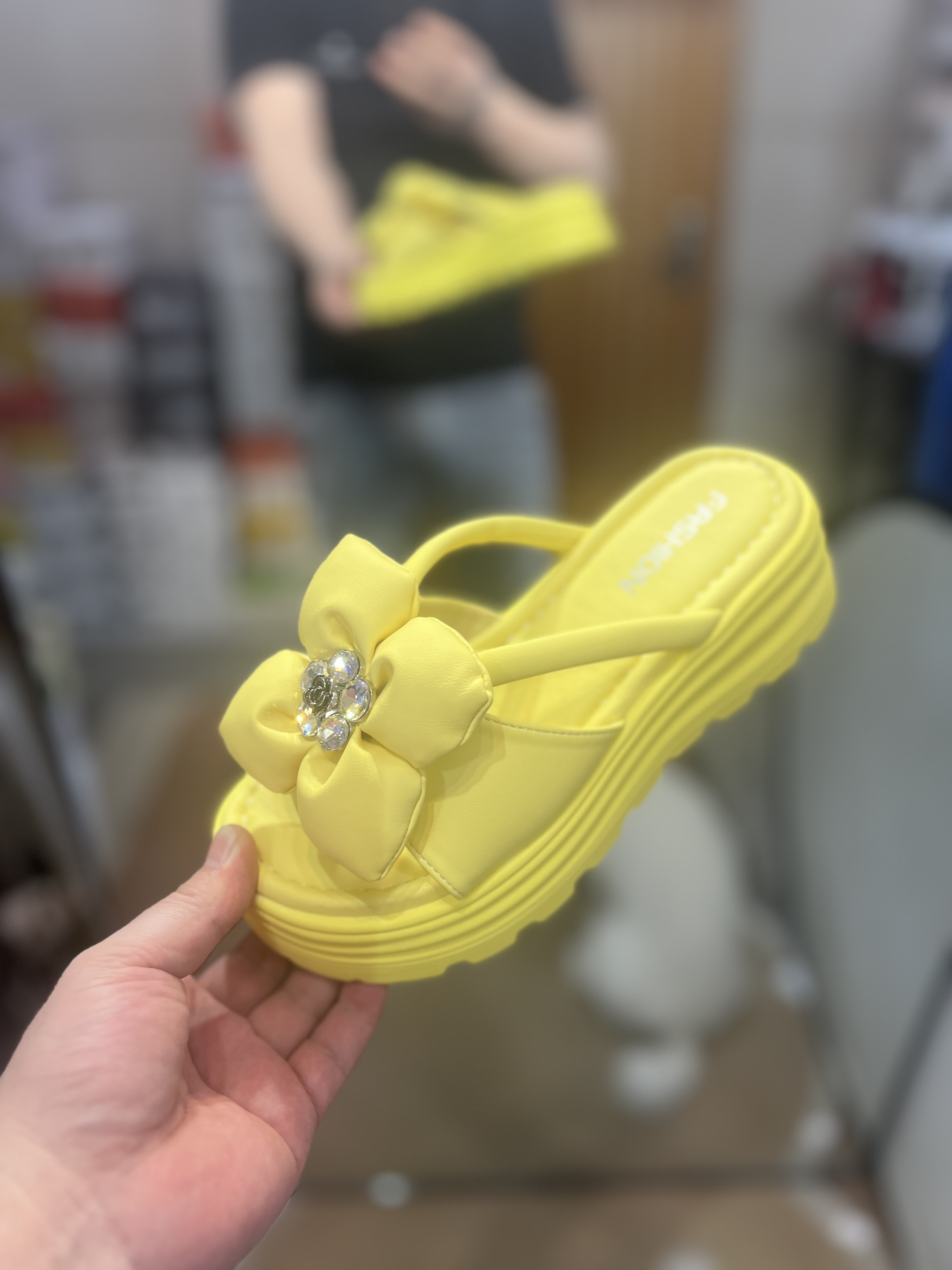 CK百搭时尚拖鞋女鞋