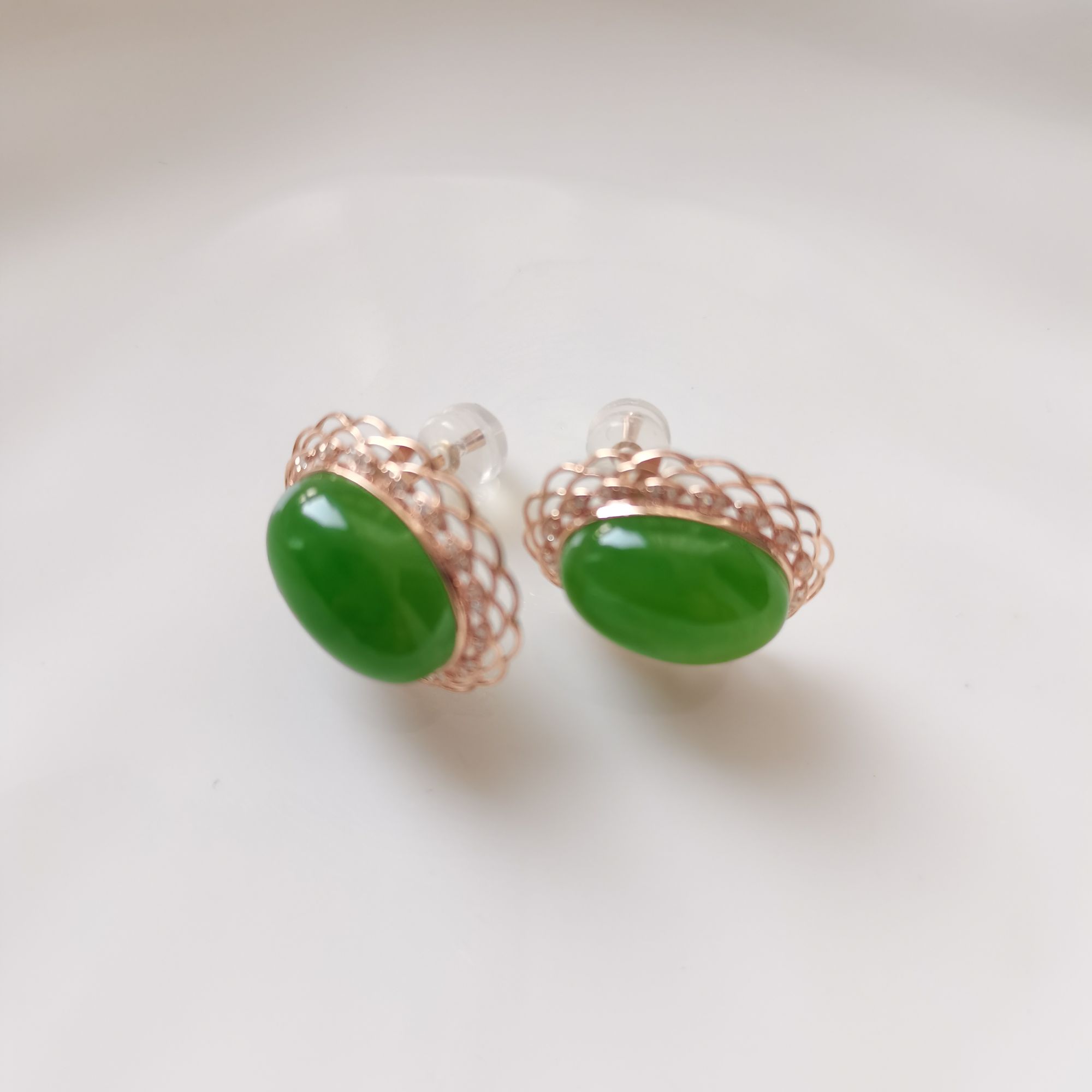 和田玉碧玉耳钉蛋面大鸽子蛋耳钉苹果绿耳钉保真纯天然18K金镶嵌