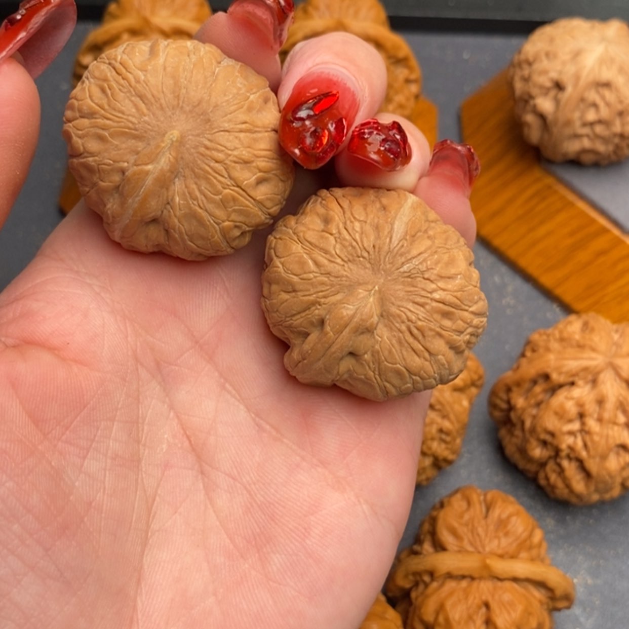 【闪购商品】文玩核桃吊坠元宝一帆风顺