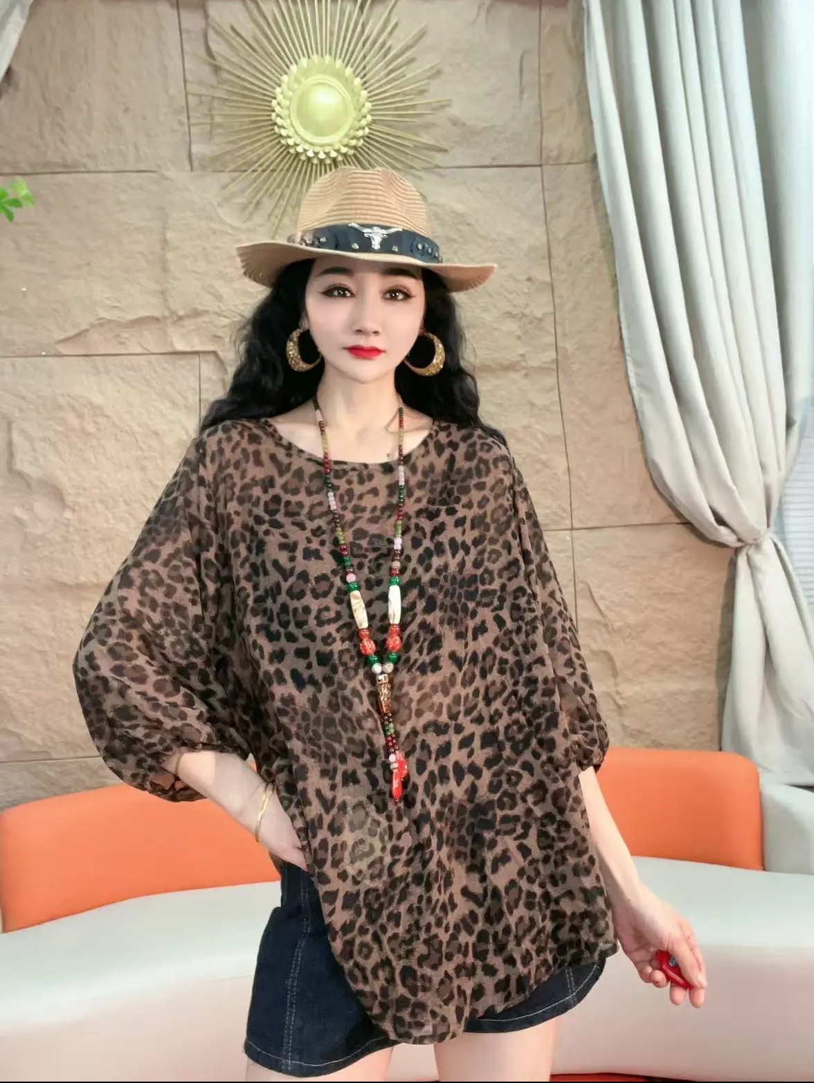 时尚潮流豹纹圆领上衣