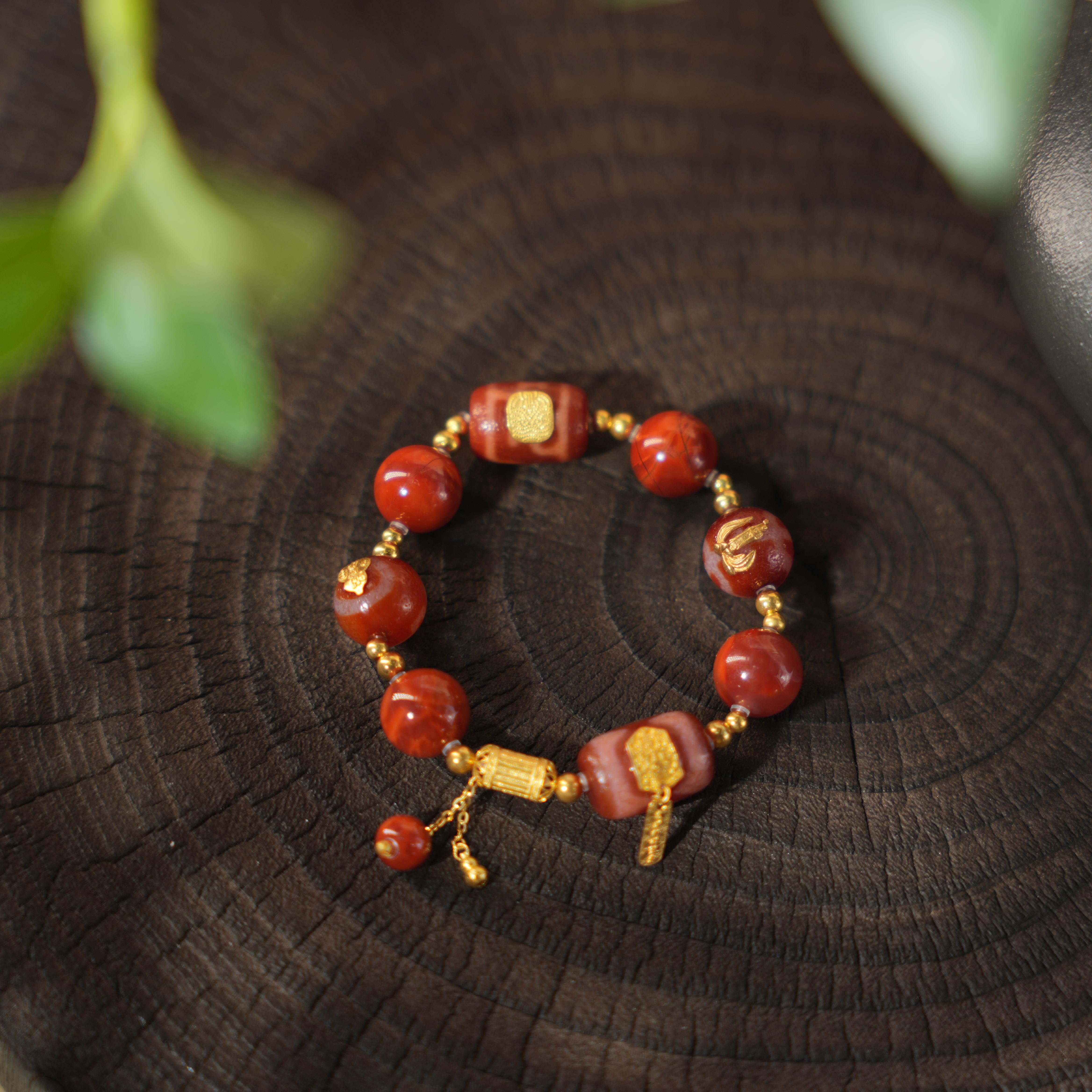 满万安-南红玛瑙18K金吊坠