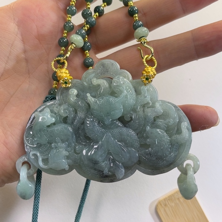 翡翠吊坠(赠链)未镶嵌代编织