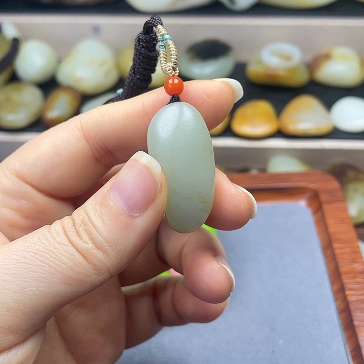 中****和田玉未镶嵌颈饰