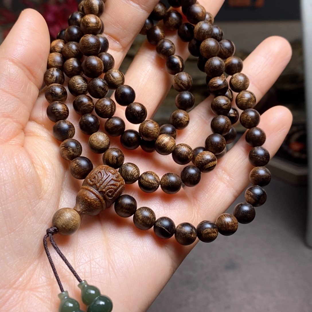 沉香手串越南富森红土瘤疤0.6×108➕沉香木雕设计