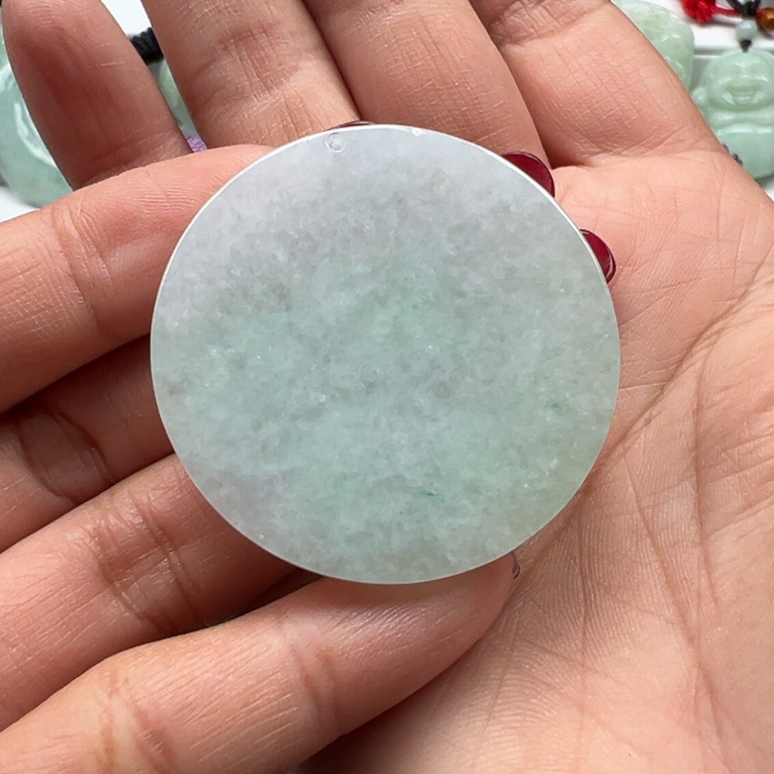 翡翠颈饰未镶嵌无事牌