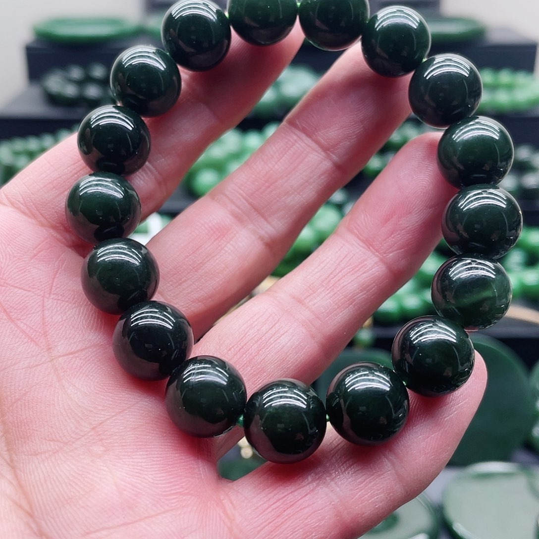 和田玉（碧玉）未镶嵌手链