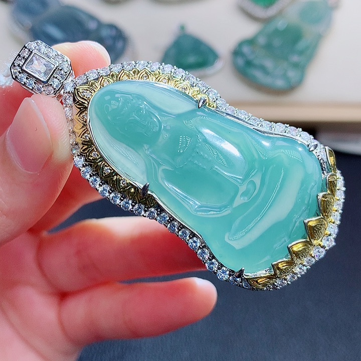 翡翠颈饰未镶嵌翡翠