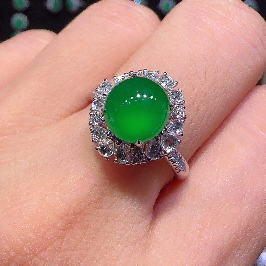 翡翠戒指18K金镶嵌戒指