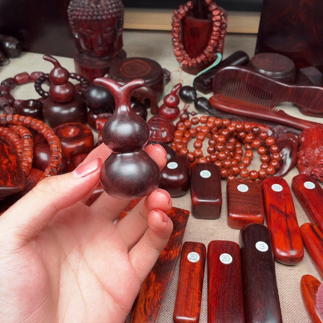 山***者檀香紫檀（小叶紫檀）