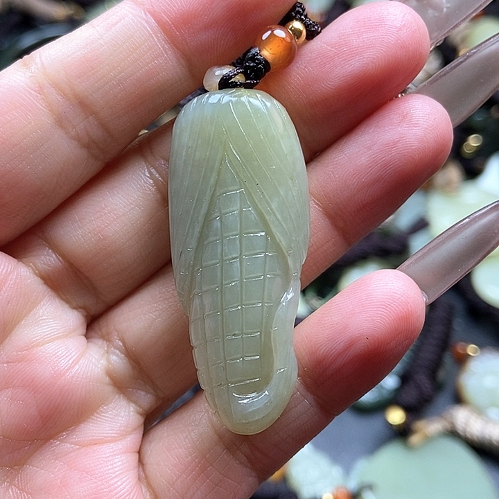 和田玉颈饰未镶嵌