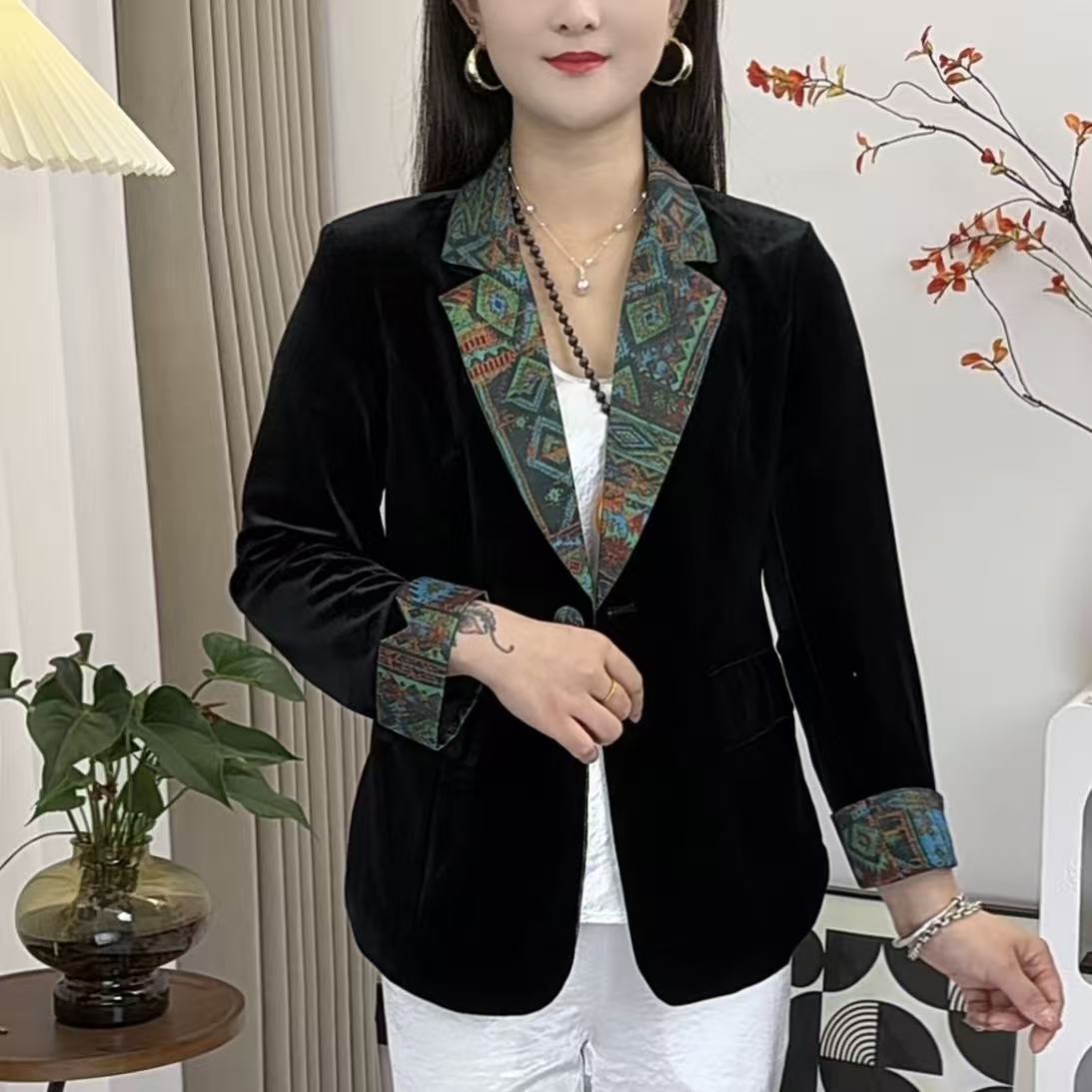 新款洋气高端拼接丝绒小西服