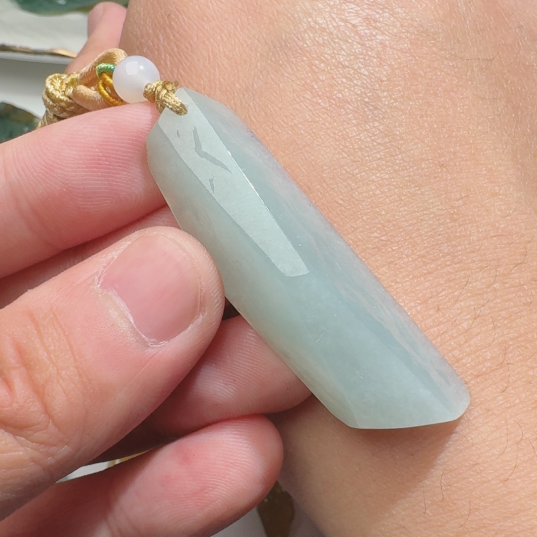 翡翠颈饰未镶嵌天然缅甸翡翠A货随形吊坠