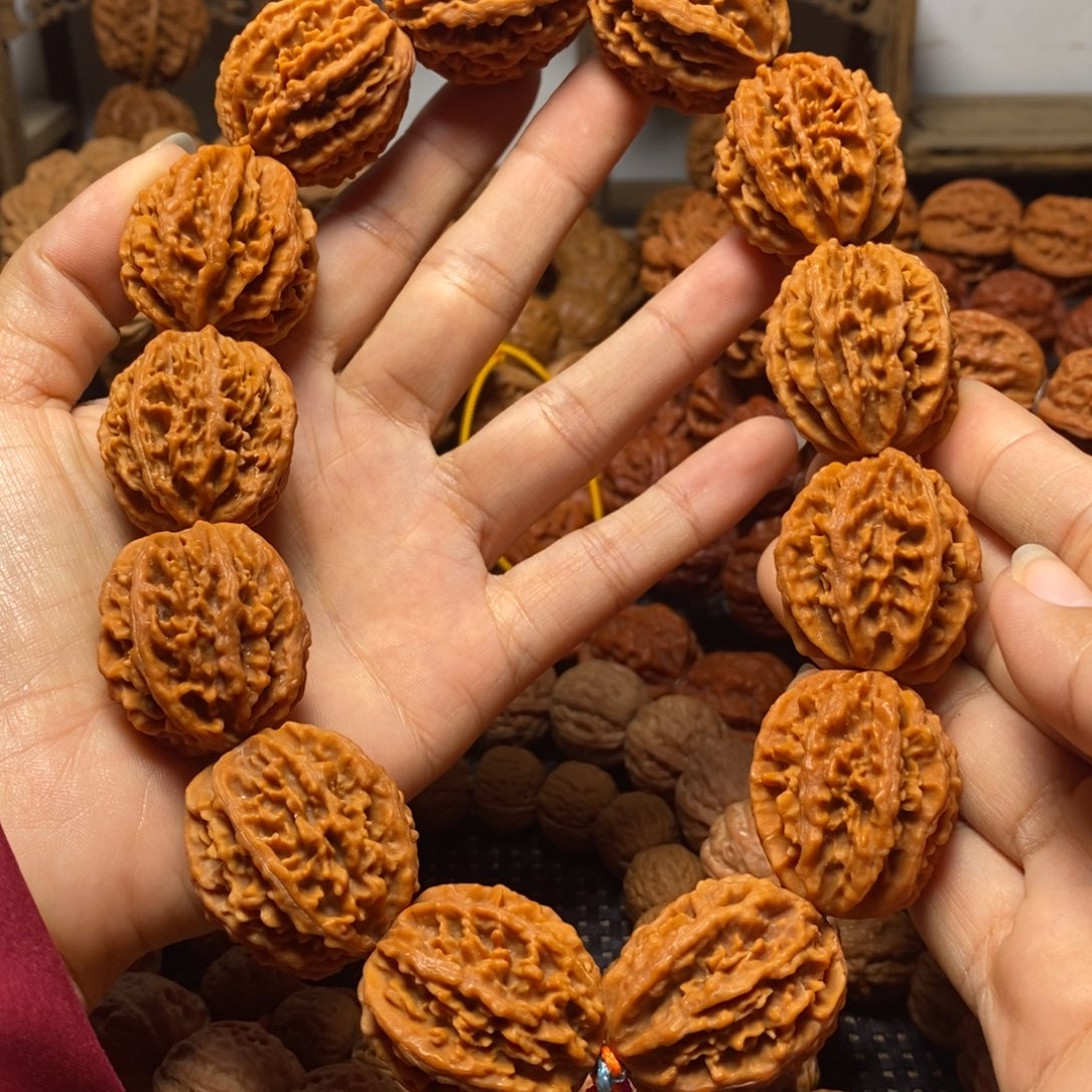 》***《文玩核桃手串麦穗八棱手持