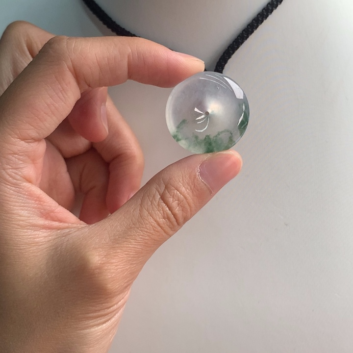 翡翠挂件未镶嵌….