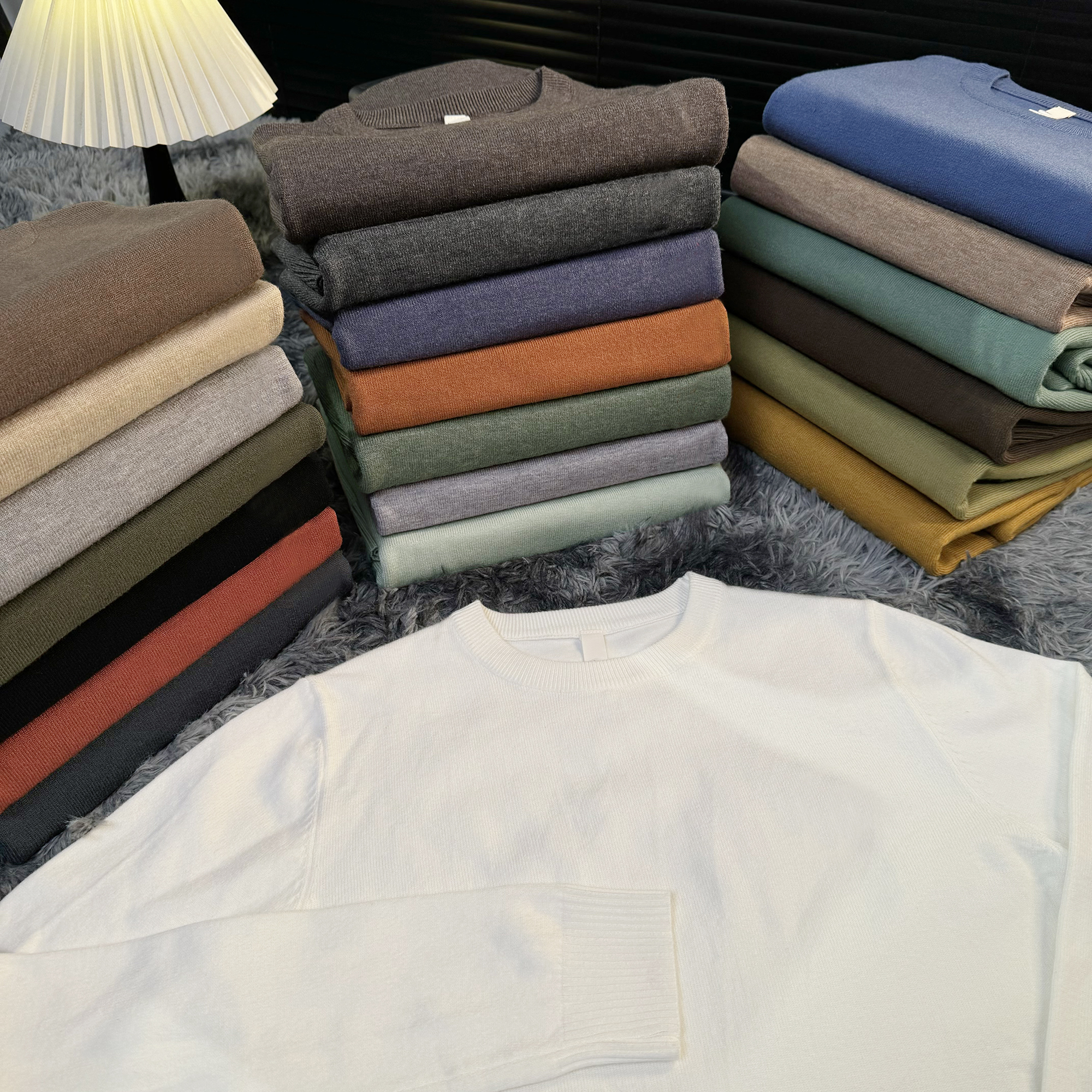 男士冬季高定刺绣时尚简约圆领针织衫百搭纯色轻奢长袖保暖毛衣