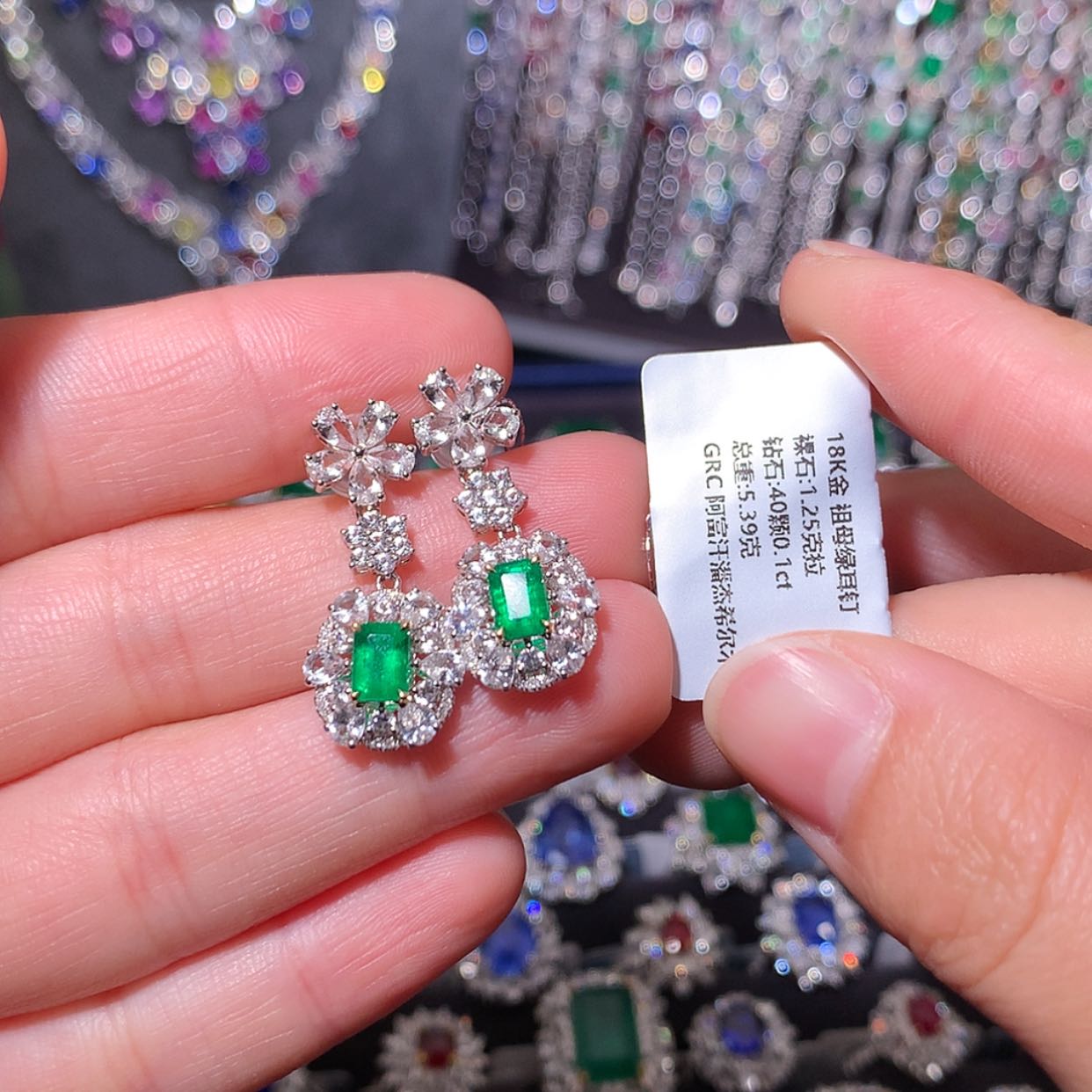 【闪购商品】祖母绿耳钉18K金镶嵌