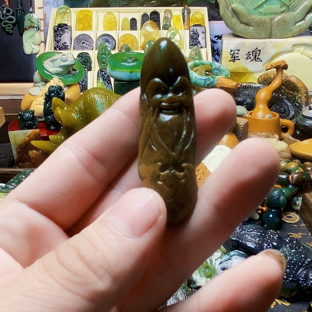 鹤***童透闪石-蛇纹石玉未镶嵌颈饰寿星