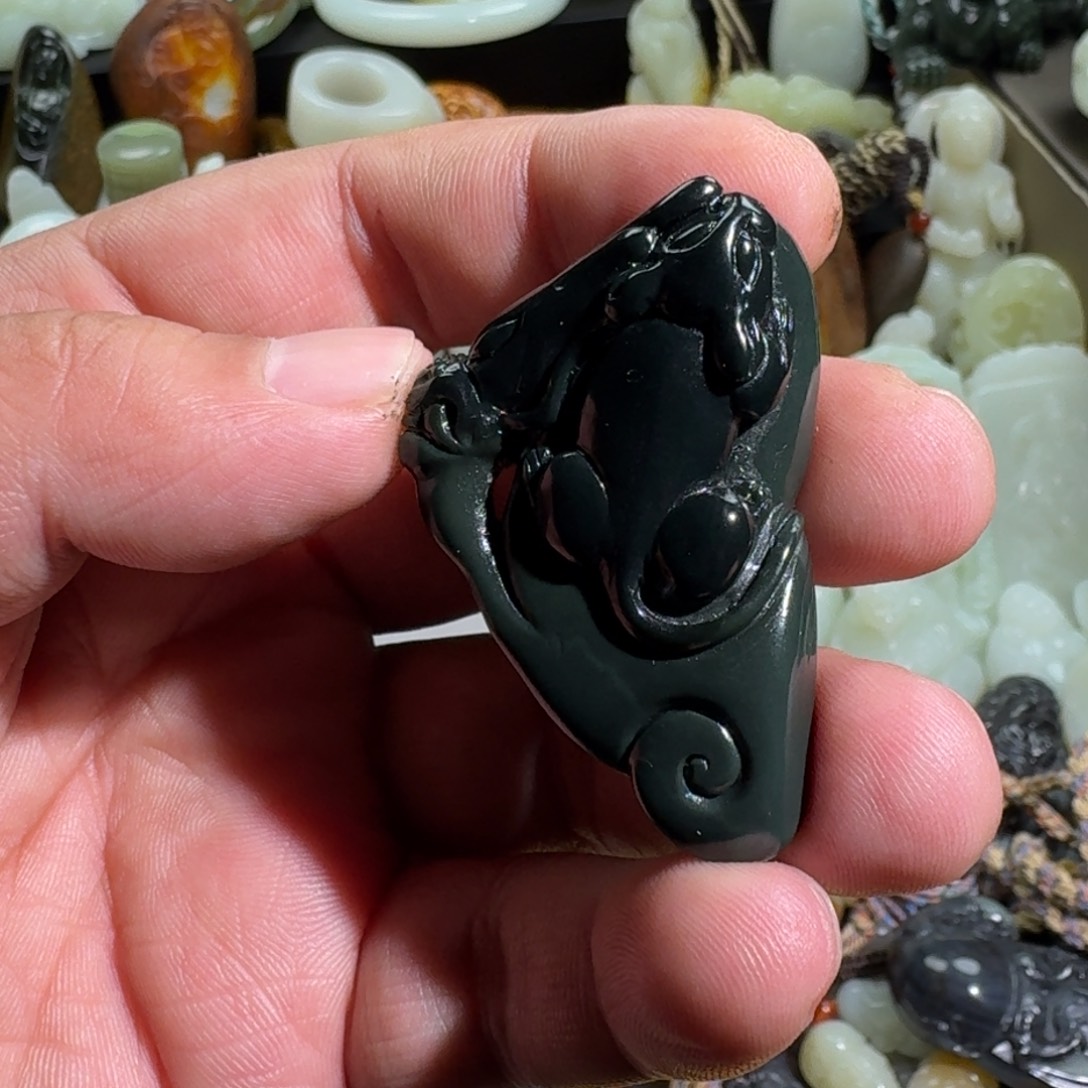 和田玉颈饰未镶嵌