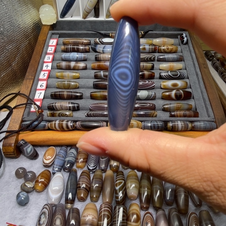 玛瑙/玉髓未镶嵌颈饰瑕疵珠。不退换。30包邮