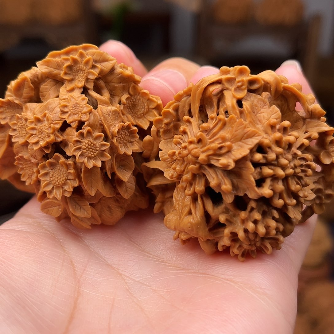 核桃把件花开富贵