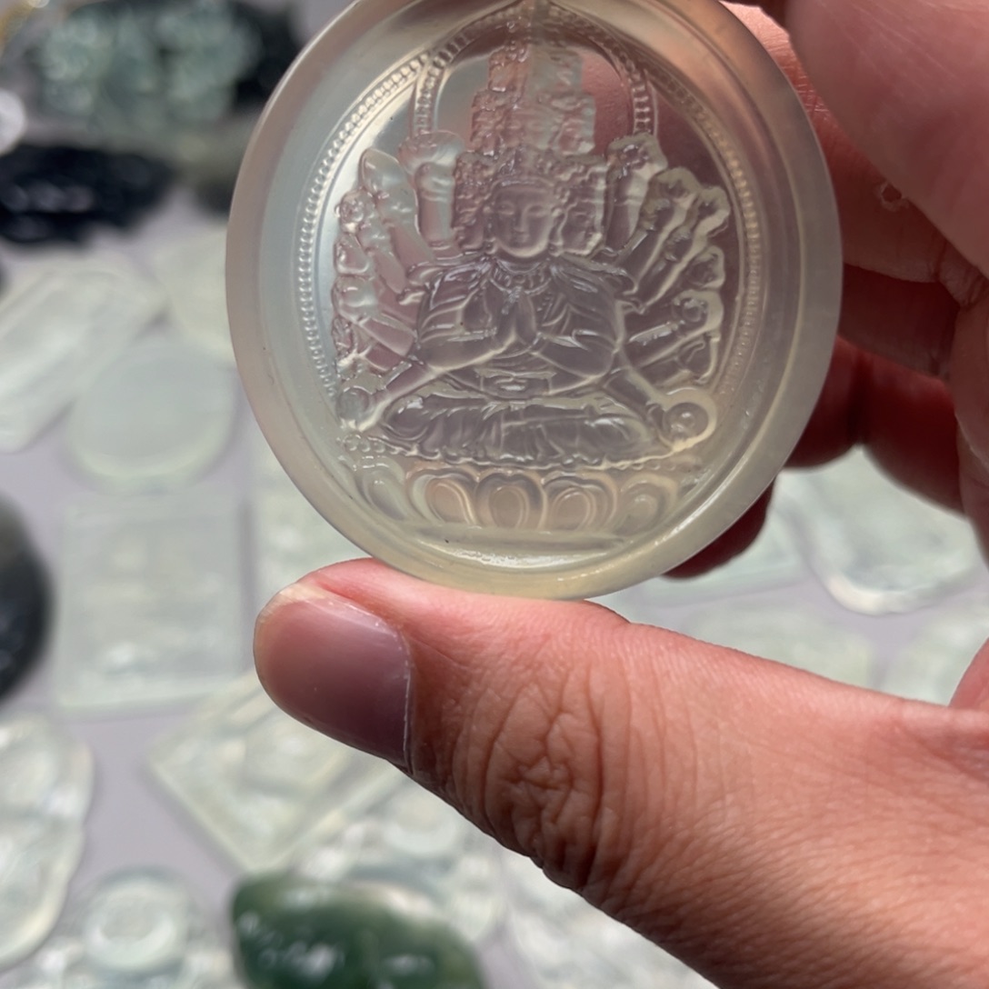 未镶嵌蛇纹石玉颈饰