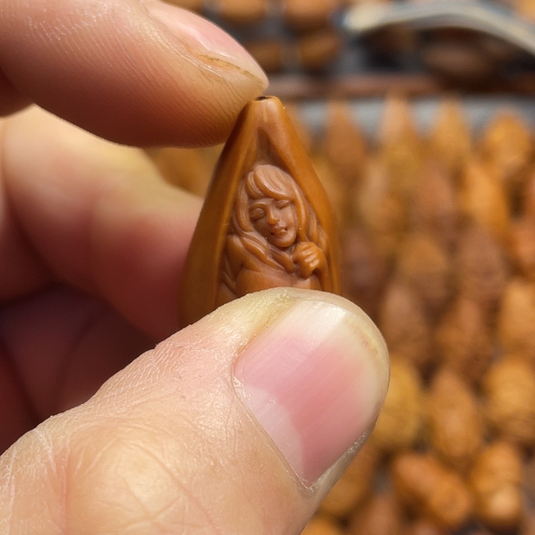 手串/手链橄榄核美女777