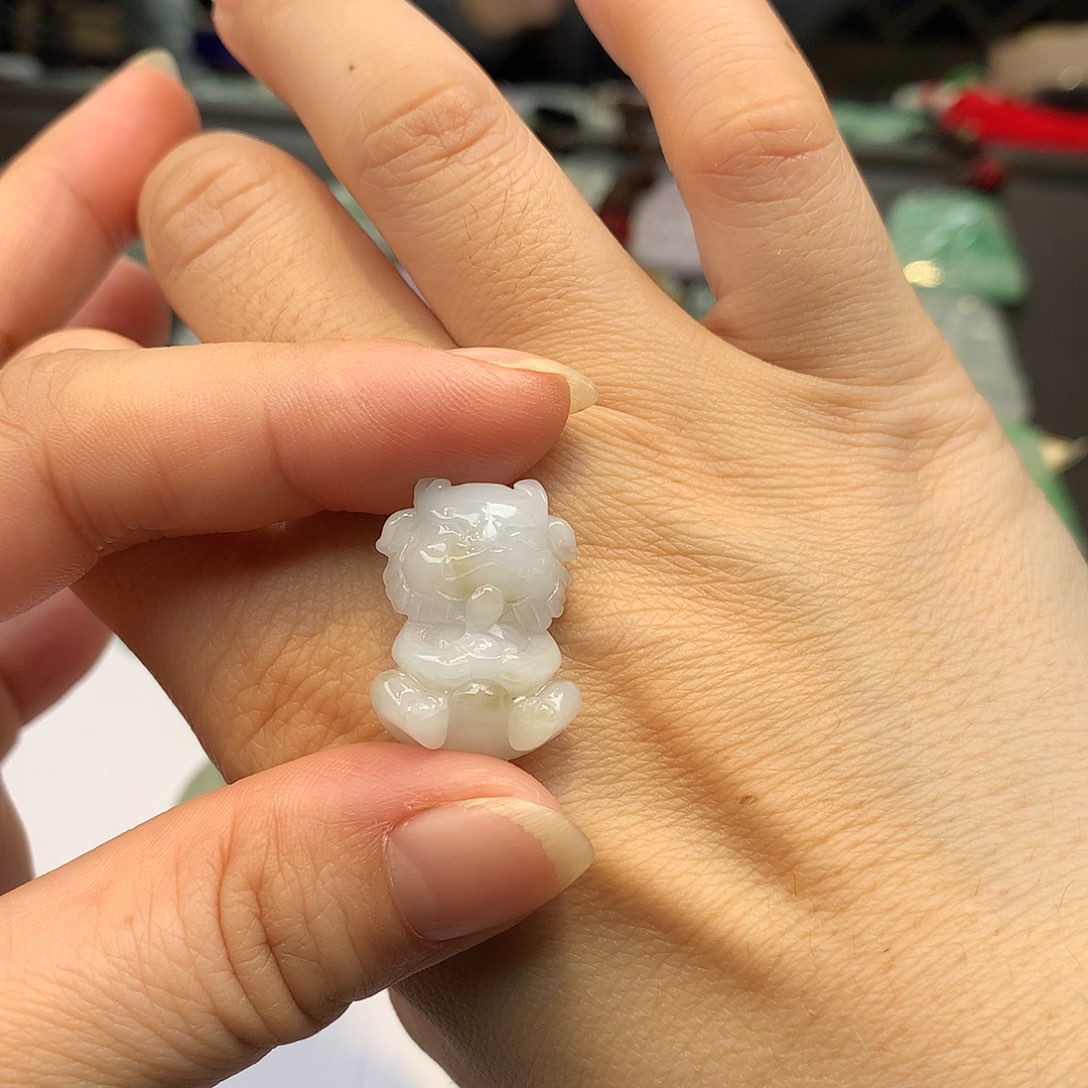 翡翠颈饰未镶嵌吊坠