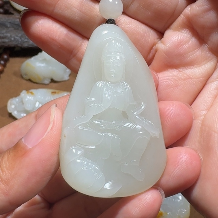 超***和田玉未镶嵌颈饰