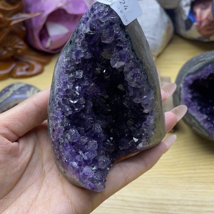 未镶嵌水晶大型摆件（非配饰）