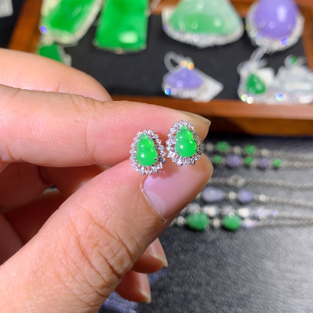 翡翠18K金镶嵌耳饰翡翠