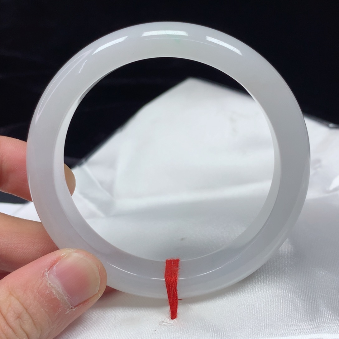 翡翠手镯（圆镯）未镶嵌58.3