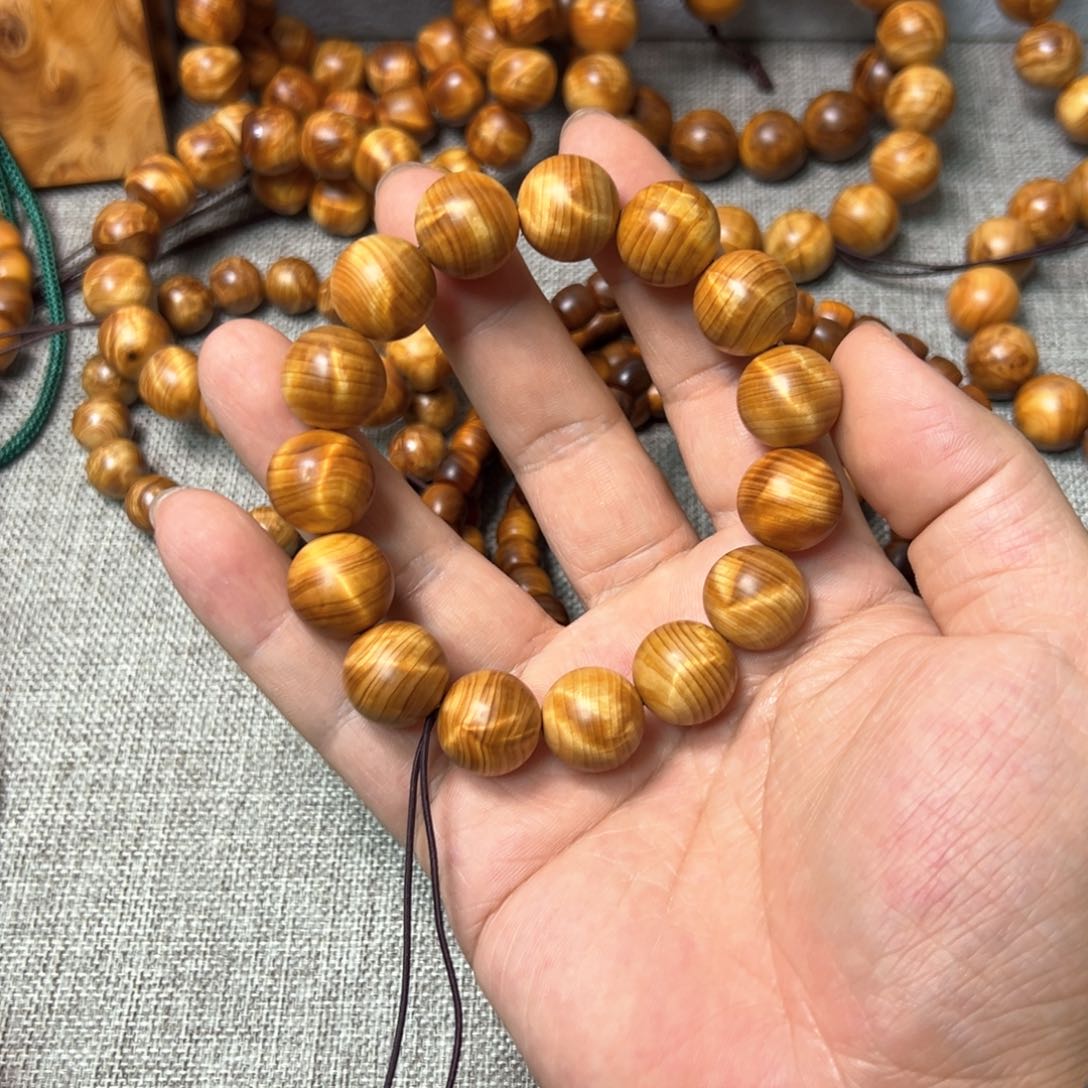 柏木（崖柏）1.5鸡油黄闪电