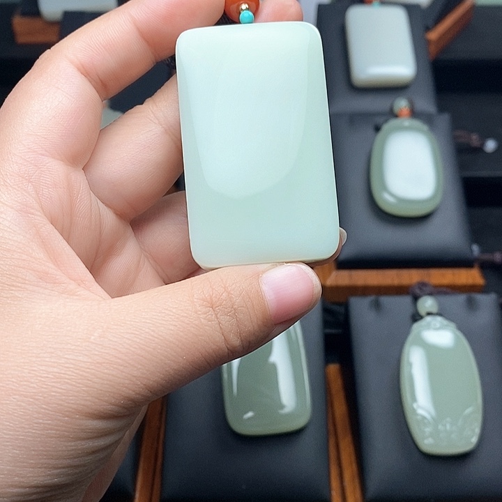 和田玉颈饰未镶嵌王*生