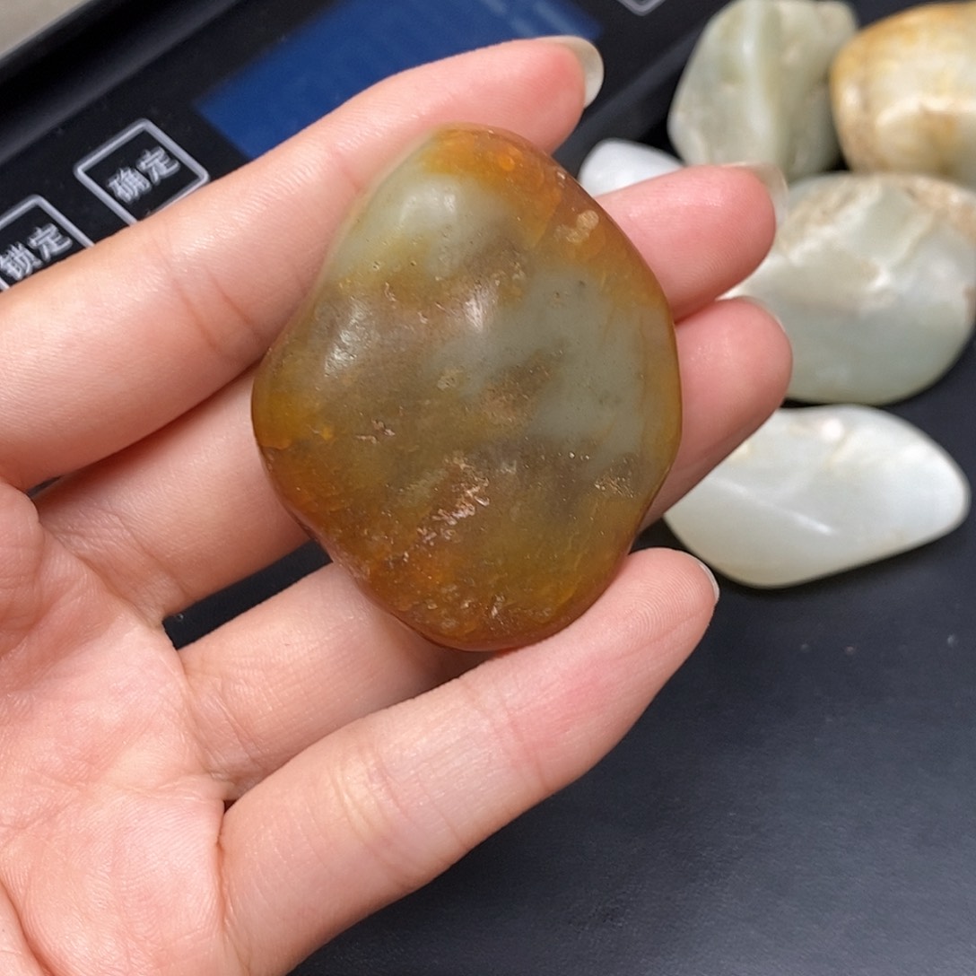 和田玉（糖玉）未镶嵌挂件