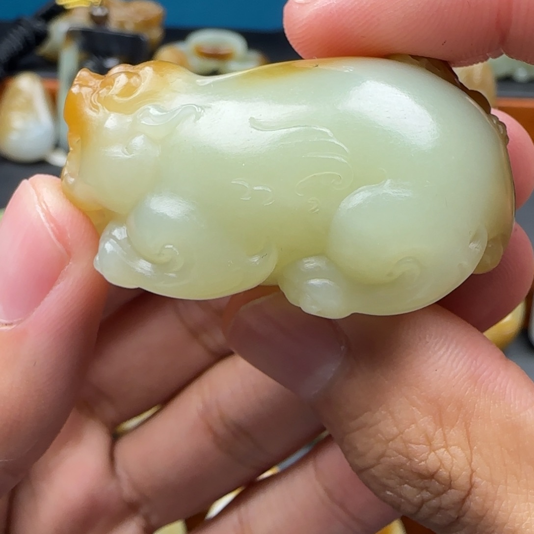 和田玉（糖玉）颈饰未镶嵌a***峰