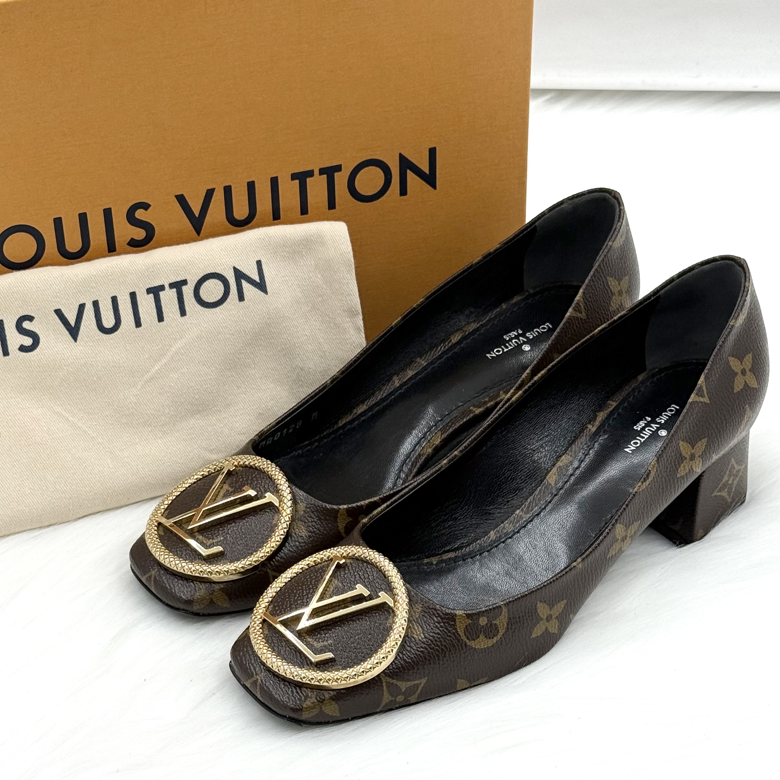 未使用 LouisVuitton/路易威登 高跟单鞋 37.5码 公价8k zy041