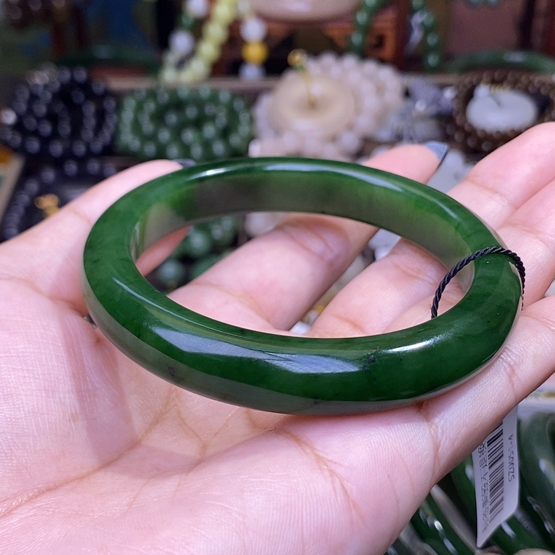 和田玉手镯未镶嵌碧玉满色满绿老矿料收藏手镯60